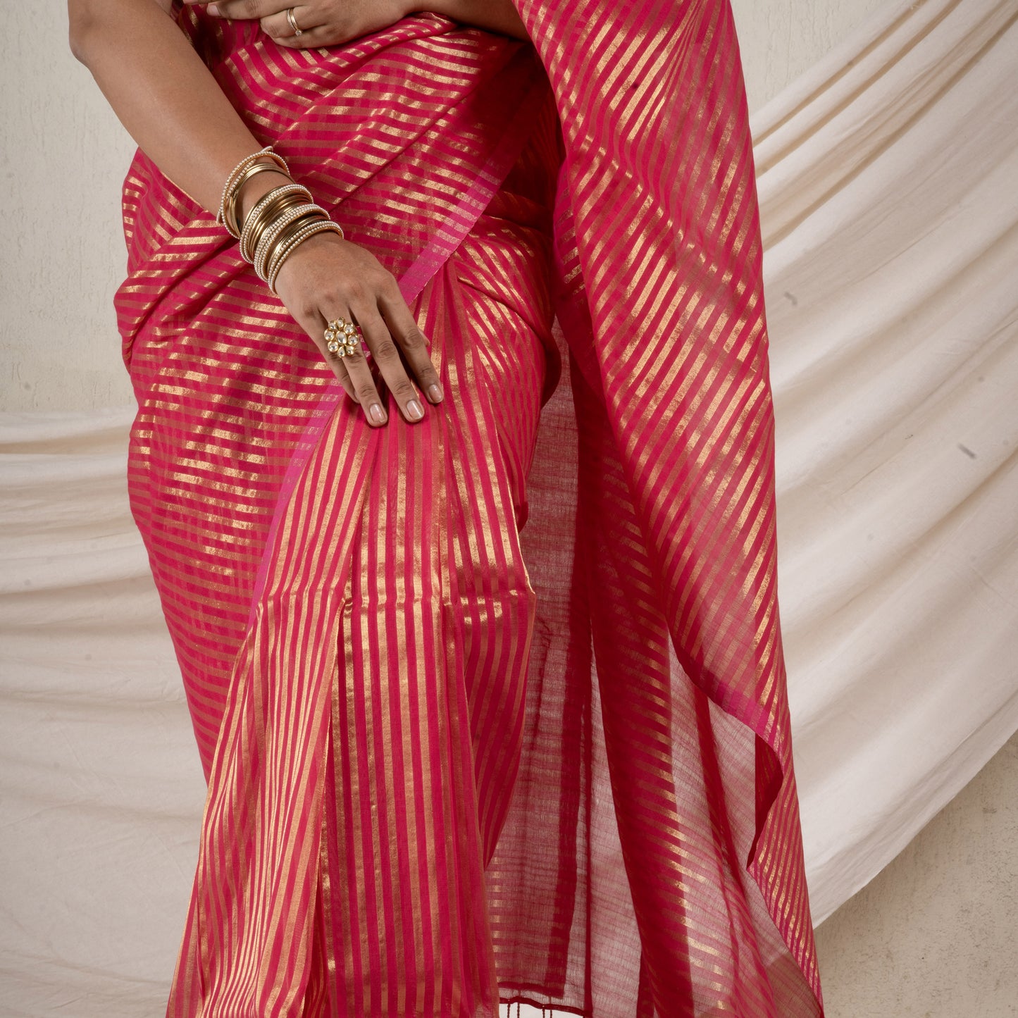 Arohi Gulabi Cotton Zari Saree