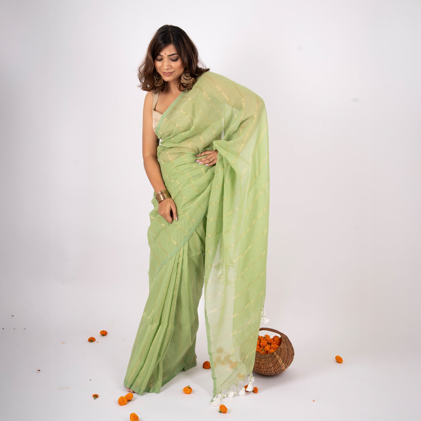 Raab Mulmul Zari Stripe Saree