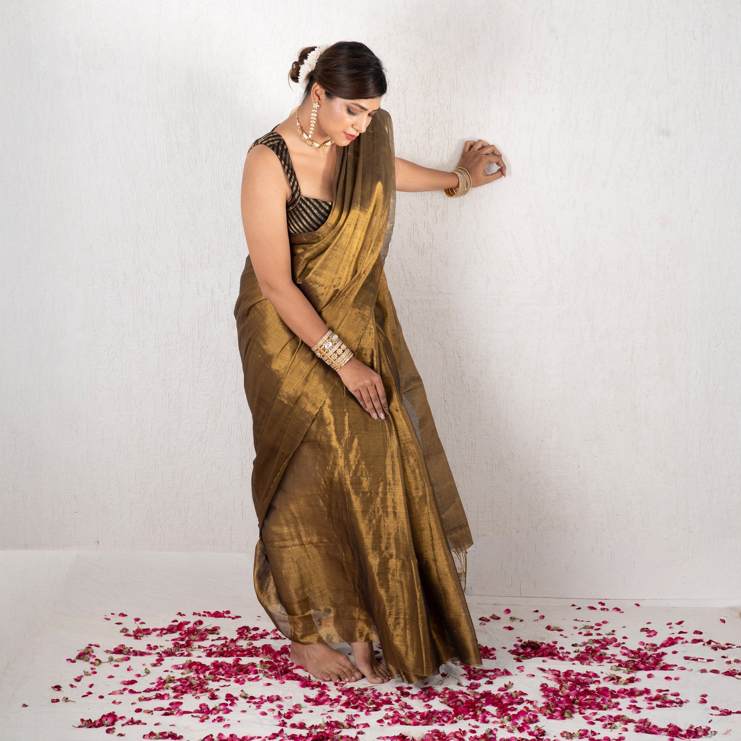 Eira Mulmul Tissue Saree