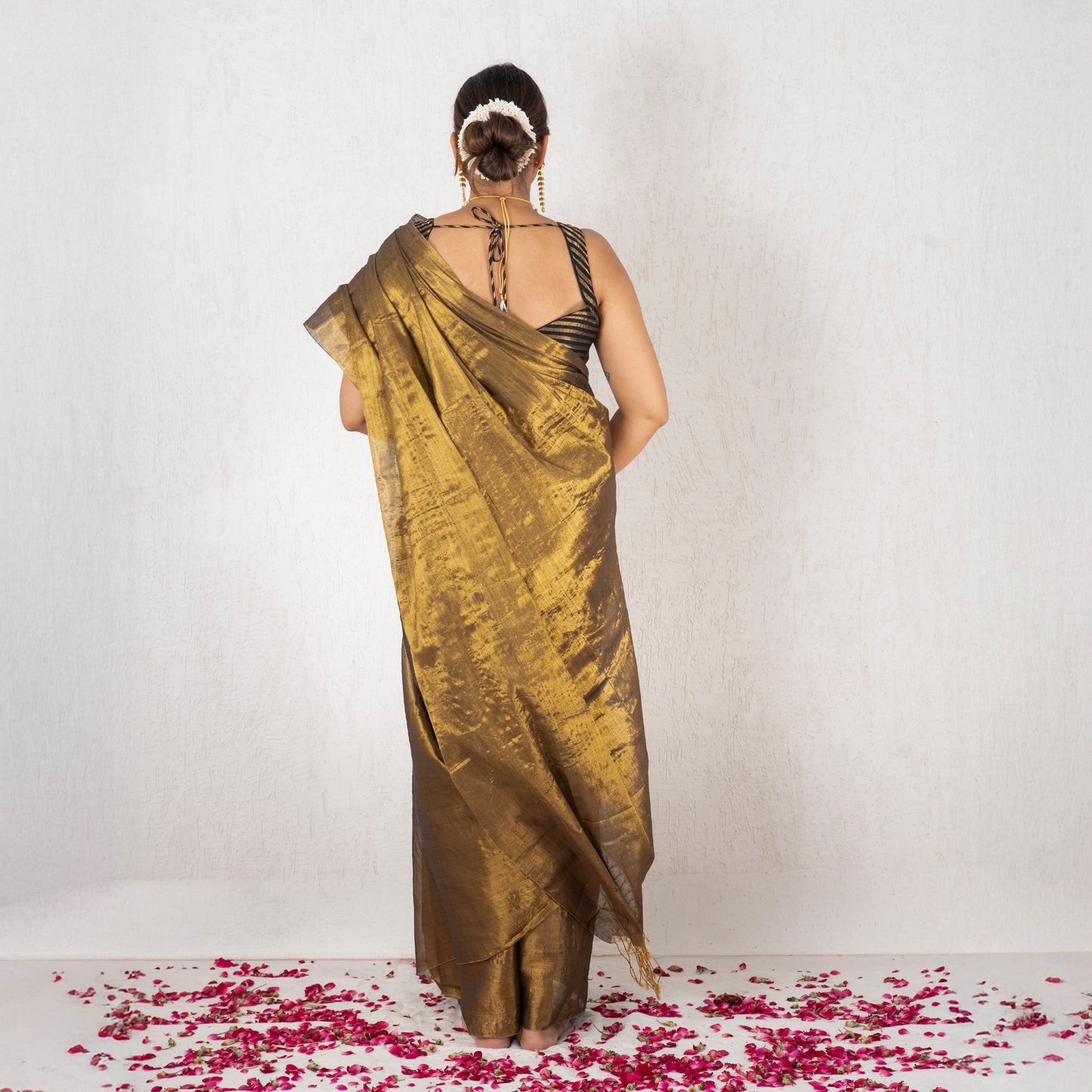 Eira Mulmul Tissue Saree