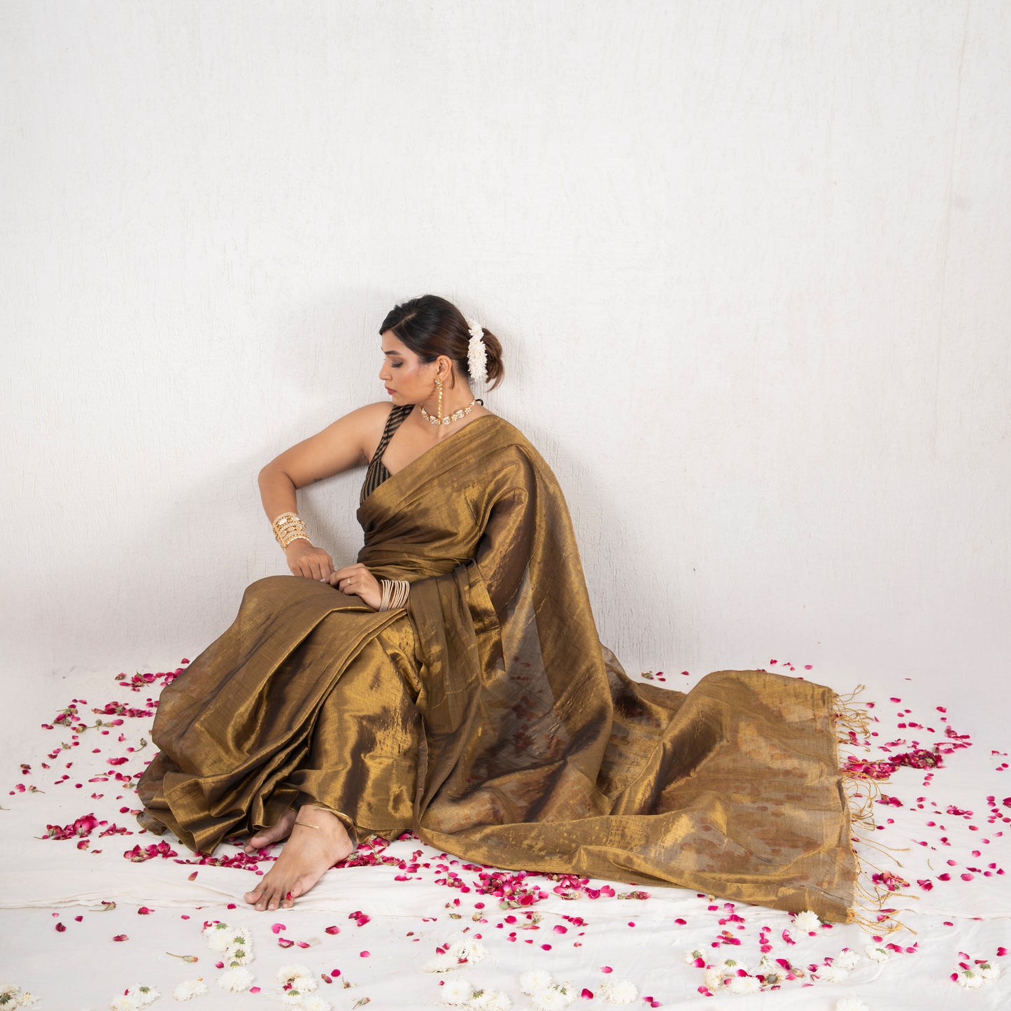 Eira Mulmul Tissue Saree