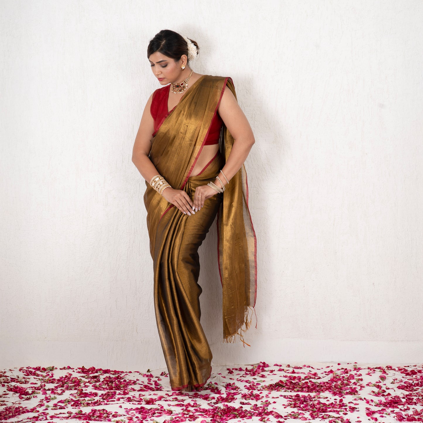 Svarn Mulmul Tissue Saree