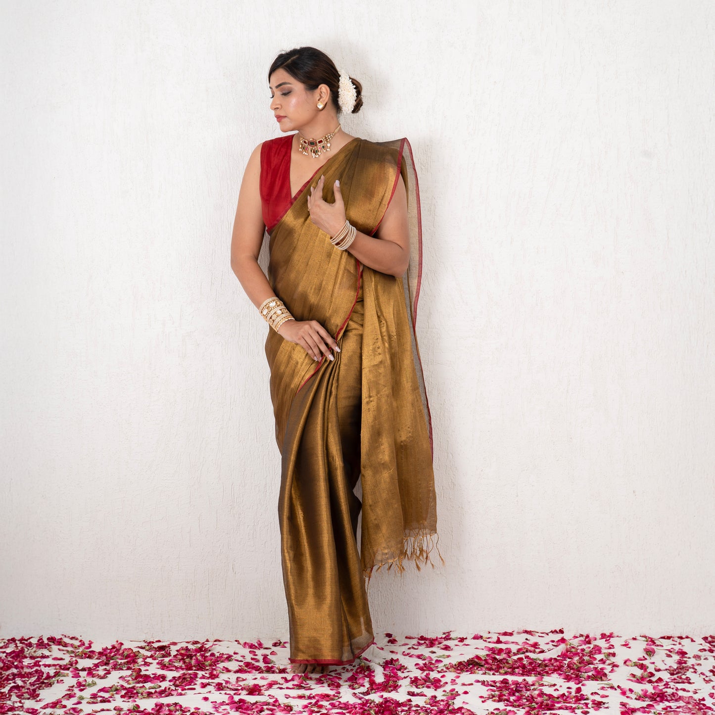 Svarn Mulmul Tissue Saree