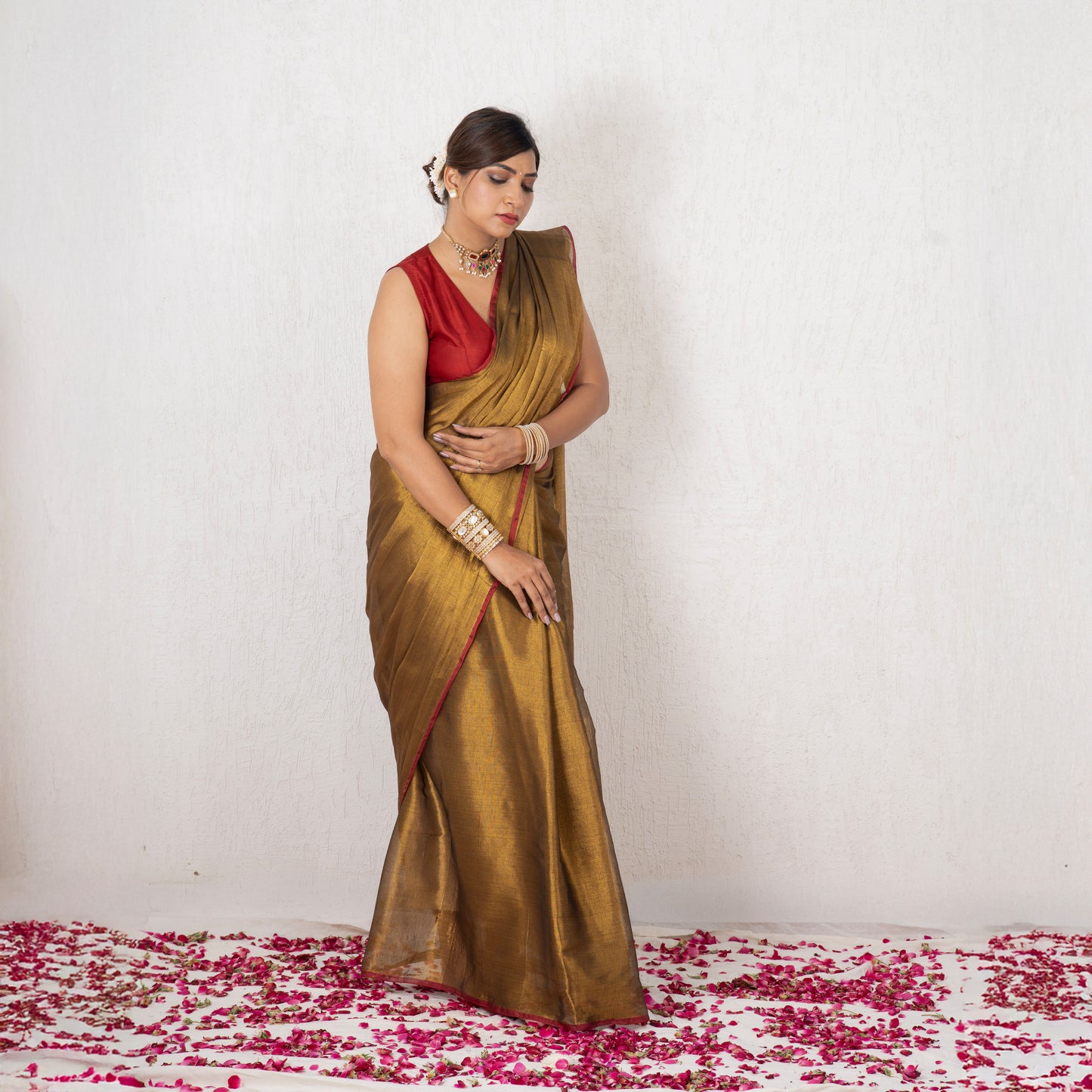 Svarn Mulmul Tissue Saree