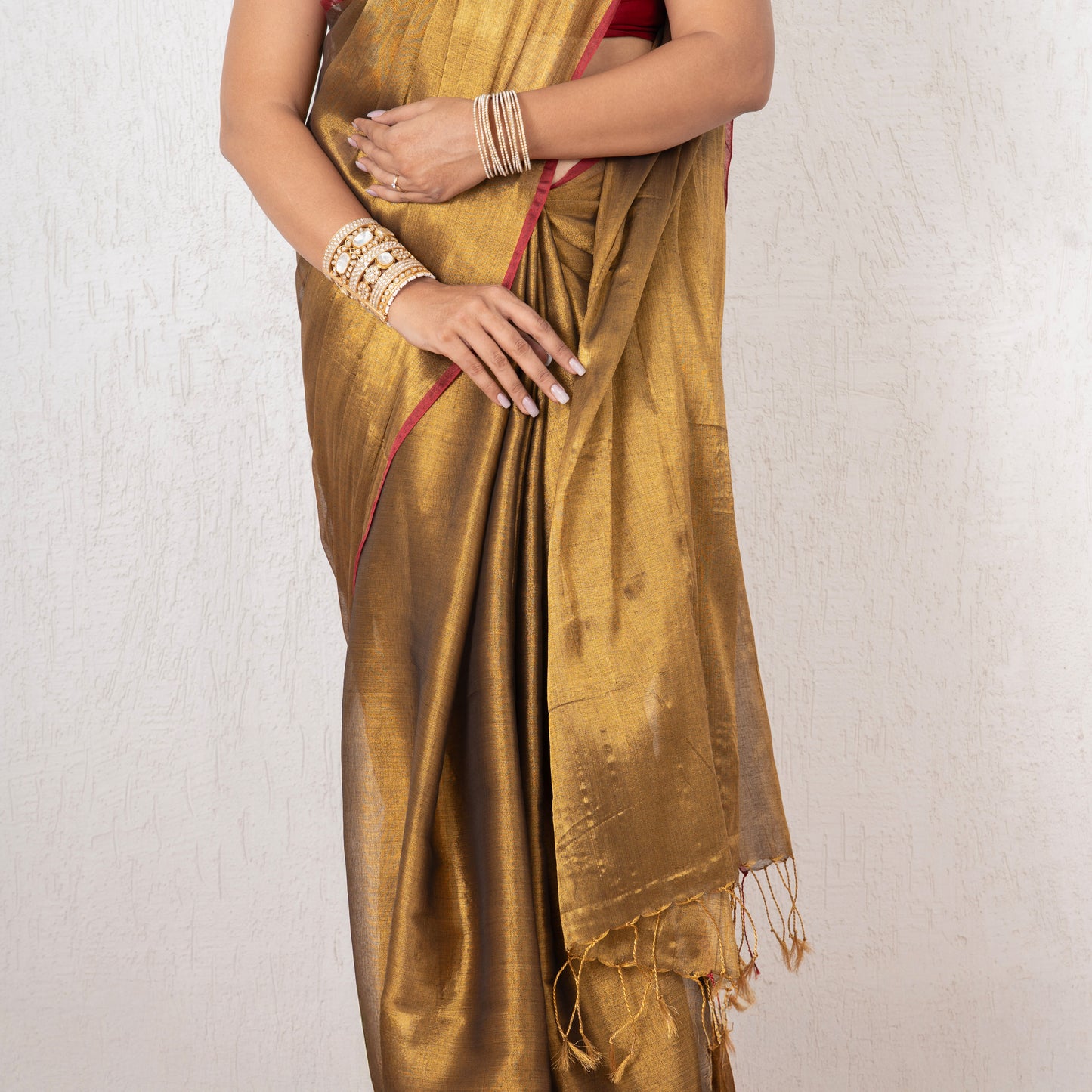 Svarn Mulmul Tissue Saree