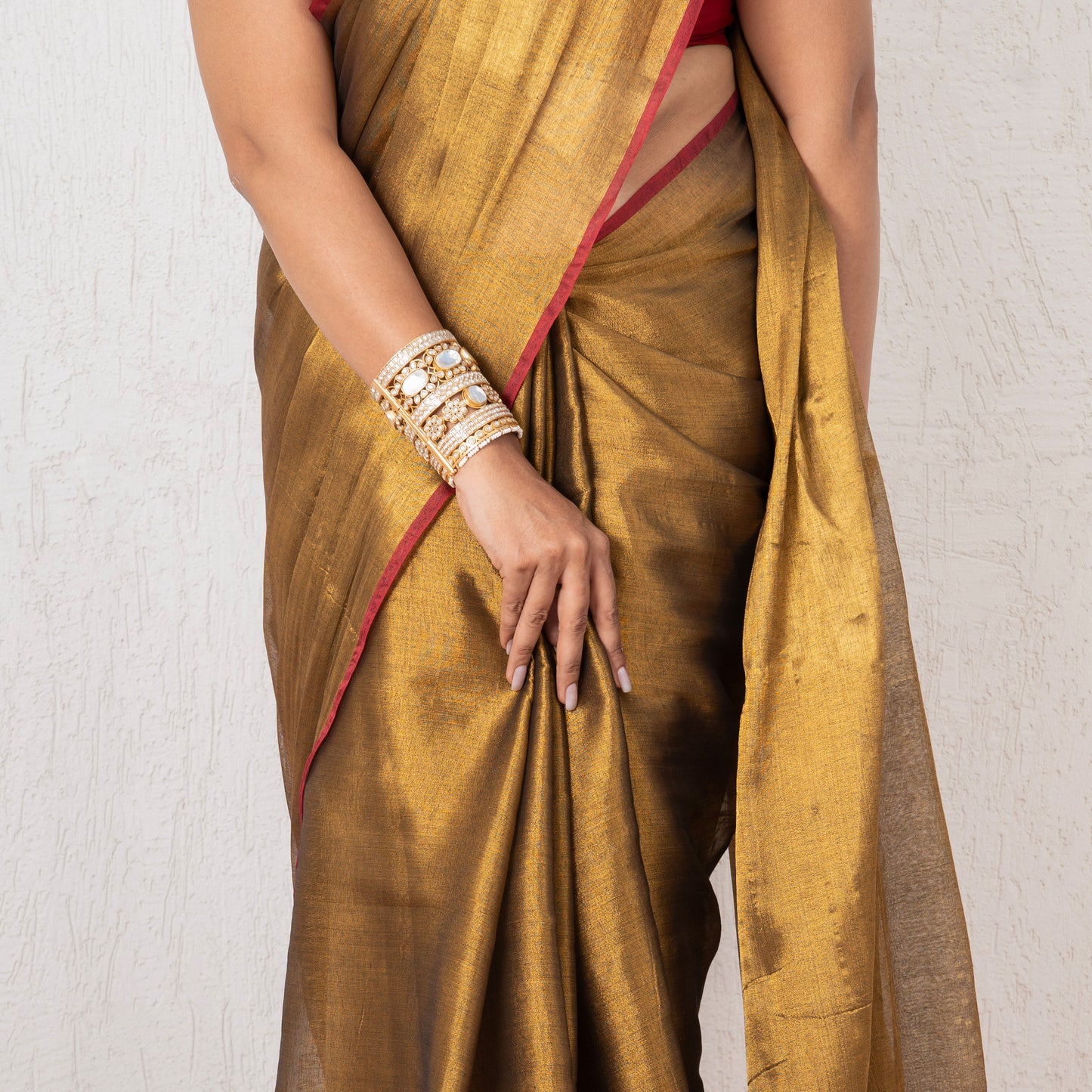 Svarn Mulmul Tissue Saree