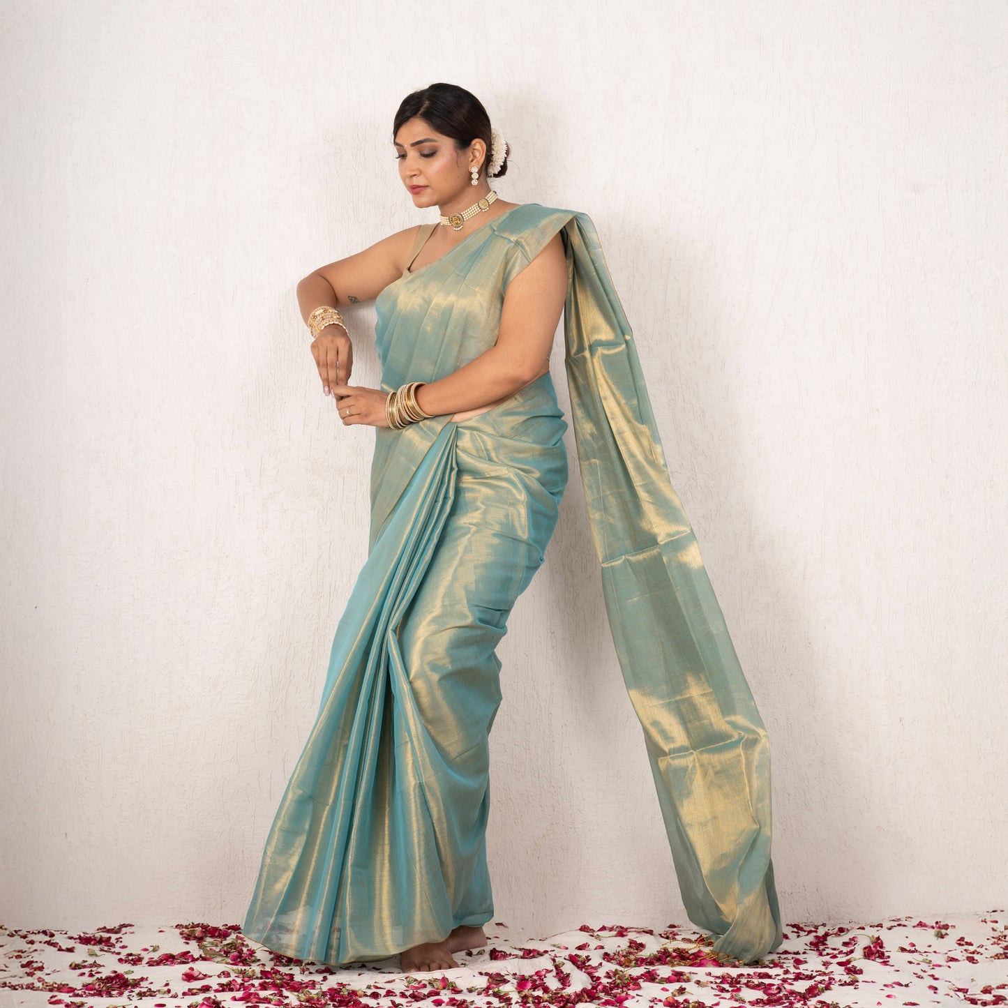 Avya Mulmul Tissue Saree