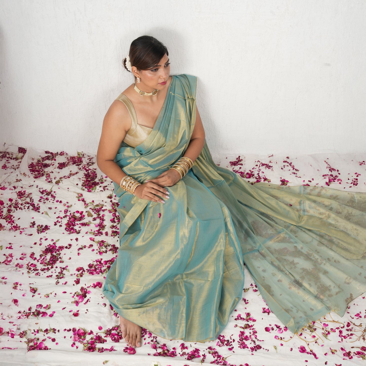 Avya Mulmul Tissue Saree