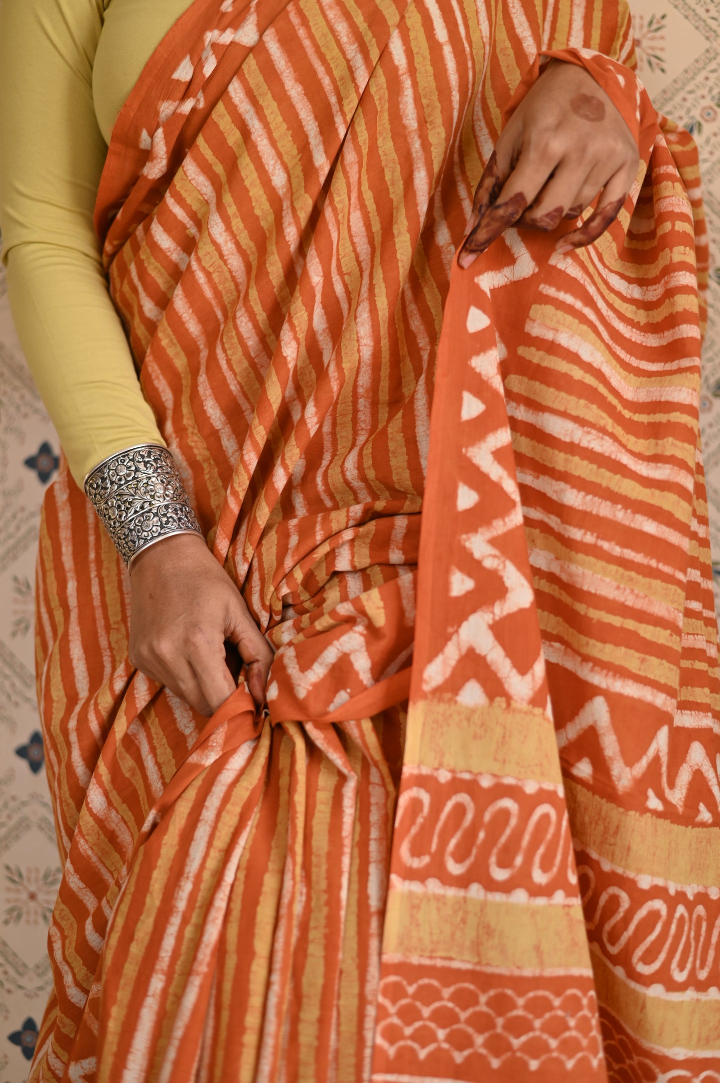 Mitti Dabu Mulmul Saree