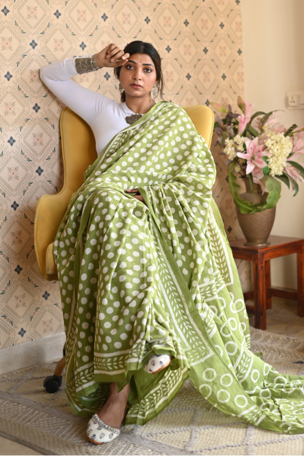 Kacha Aam Dabu Mulmul Saree