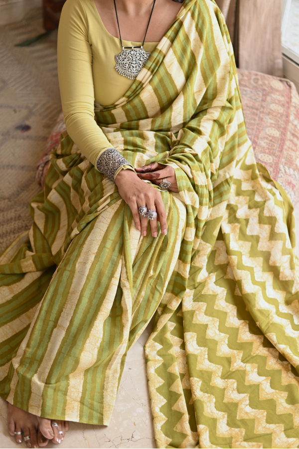 Matcha latte Dabu Mulmul Saree