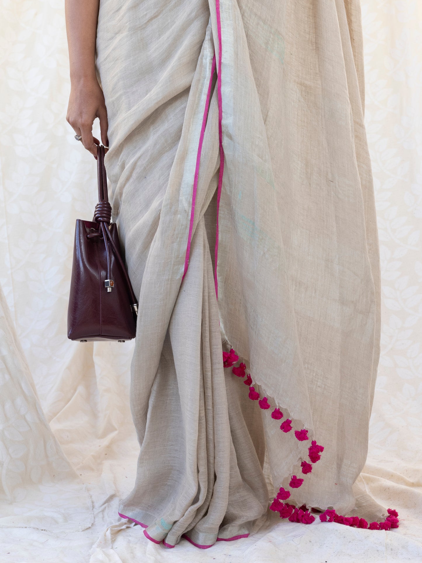 The Go to - Ivory Pure Handloom Linen Saree with Zari Border