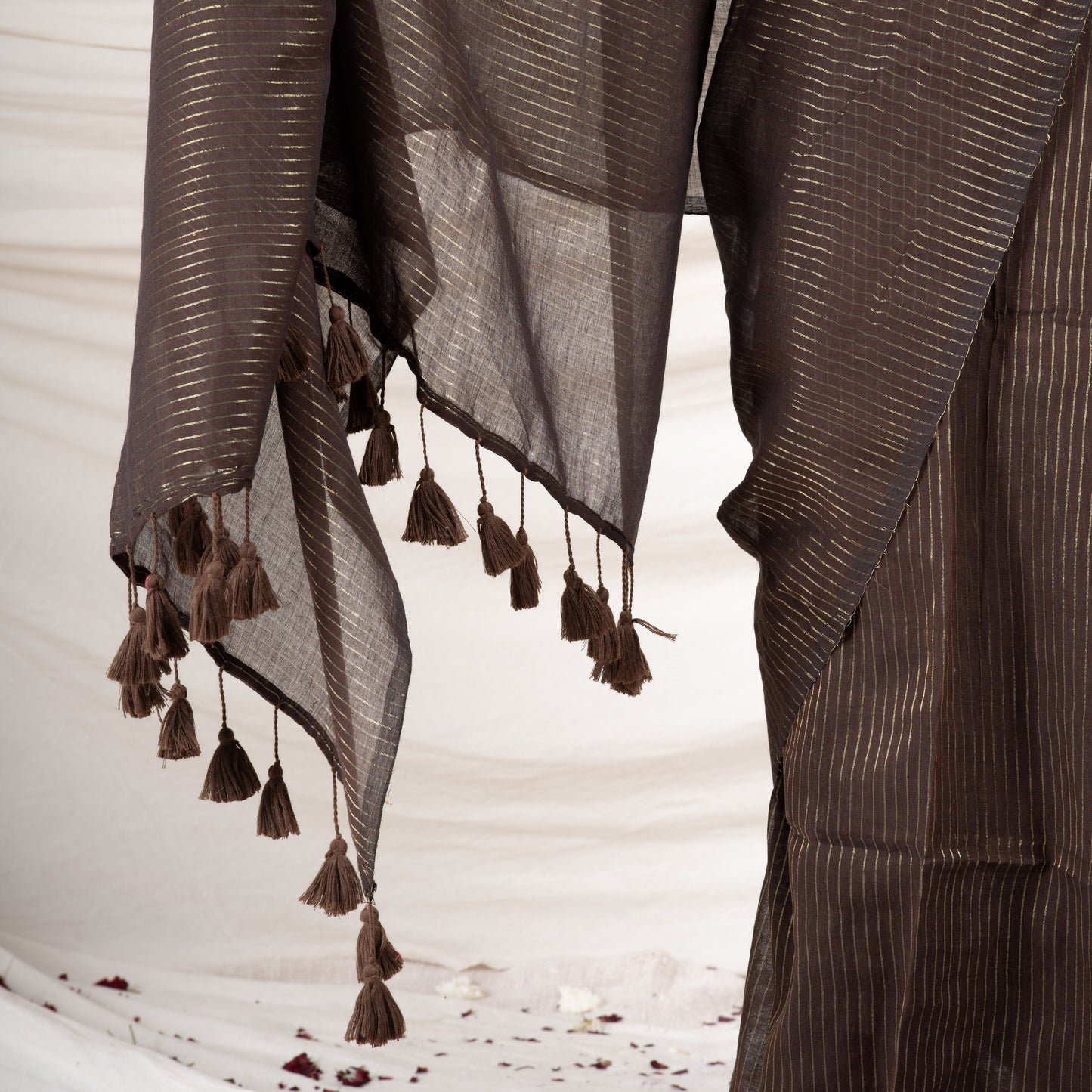 Desi Mocha Mul Saree