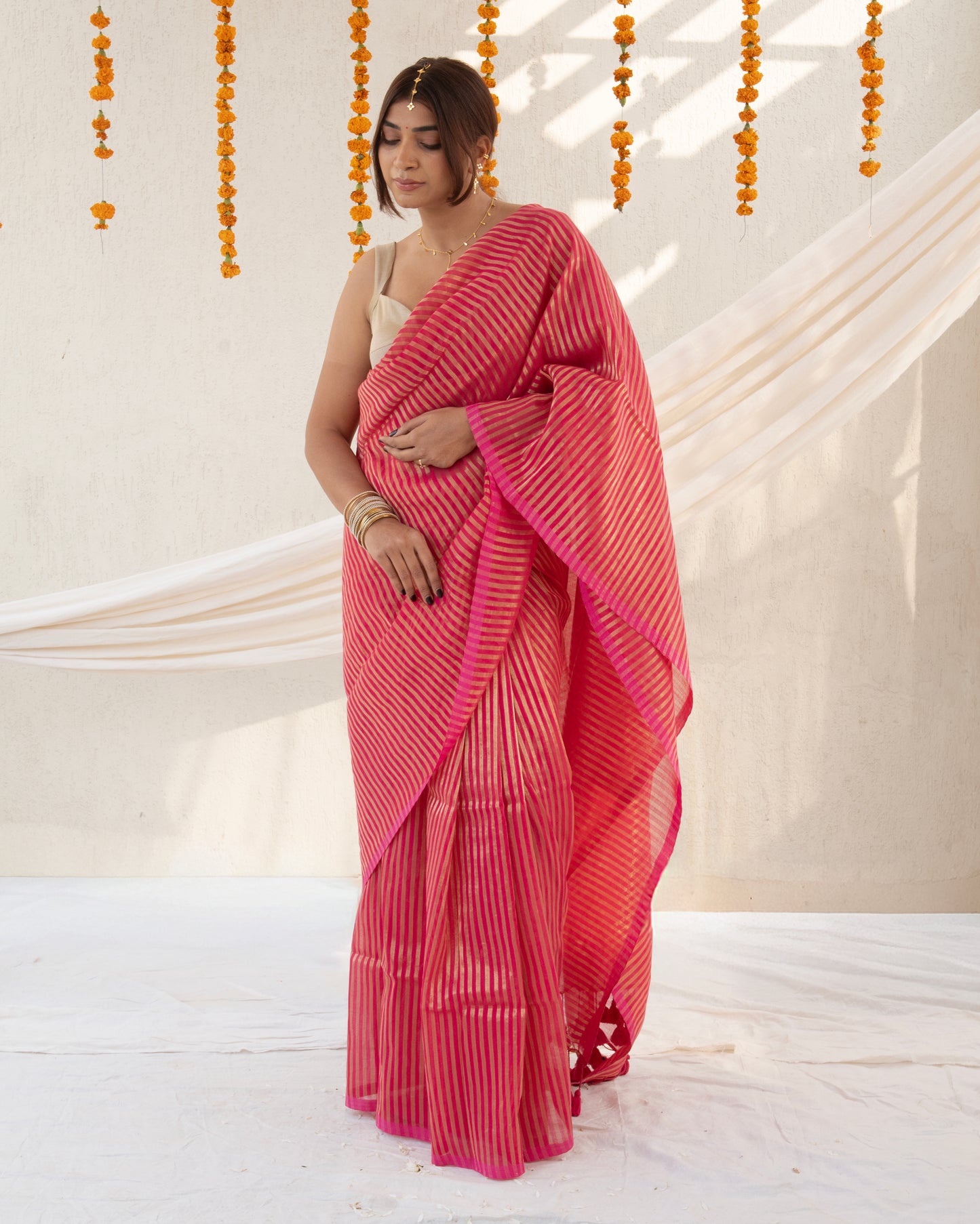 Arohi Gulabi Cotton Zari Saree