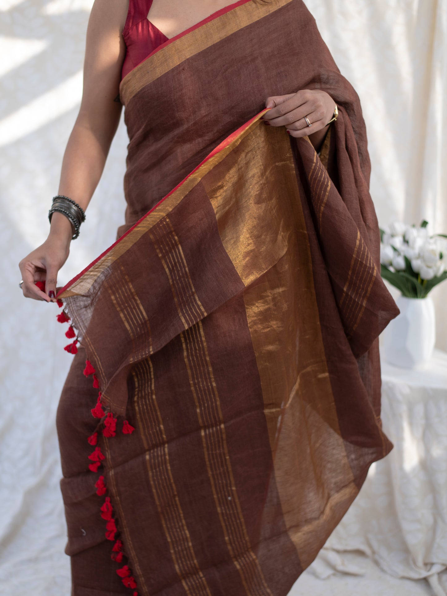 Double Espresso - Brown Pure Handloom Linen Saree with Zari Border