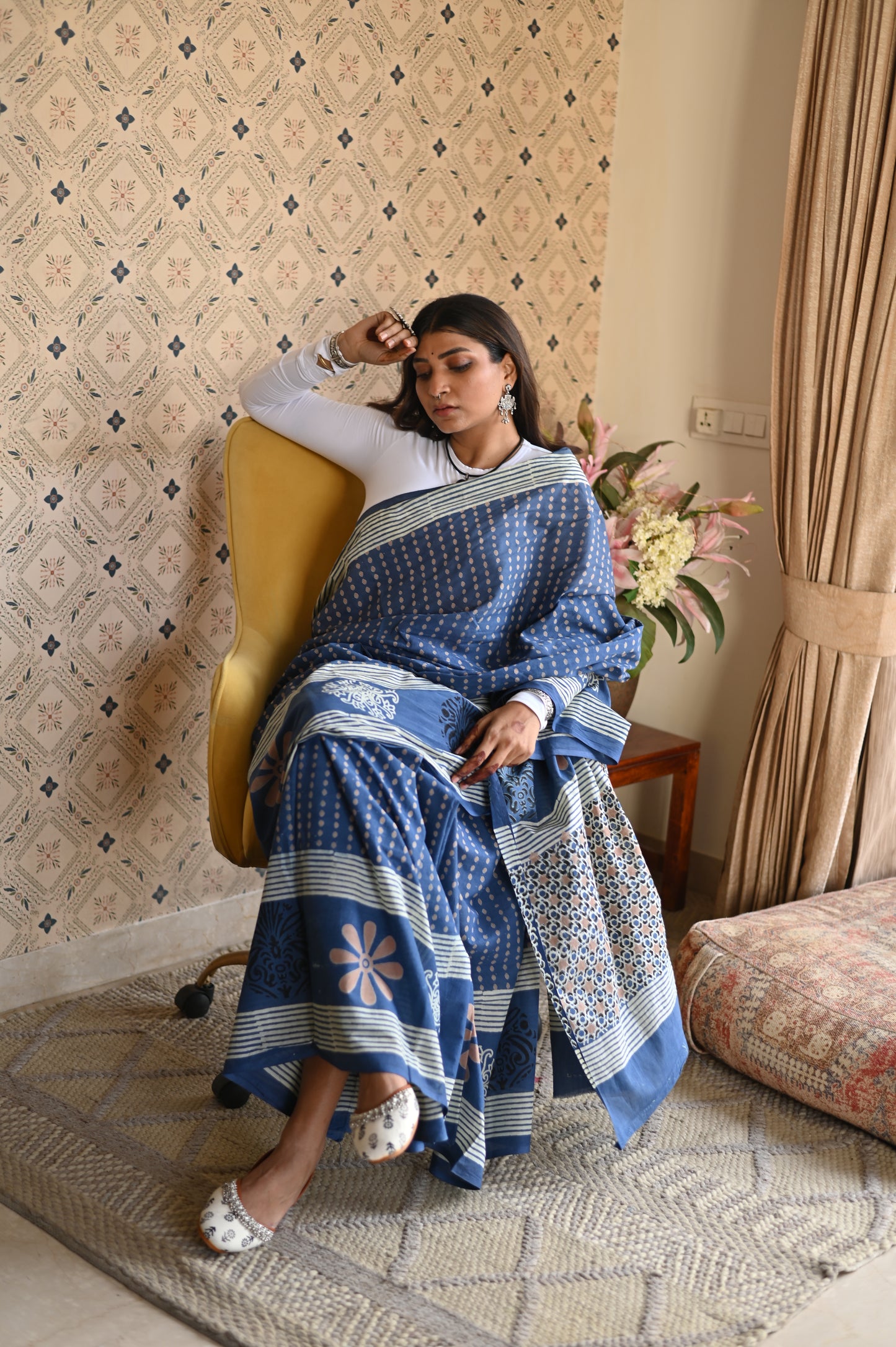Neel Dhara Dabu Mulmul Saree