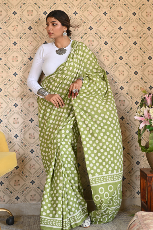 Kacha Aam Dabu Mulmul Saree