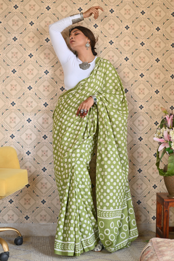 Kacha Aam Dabu Mulmul Saree