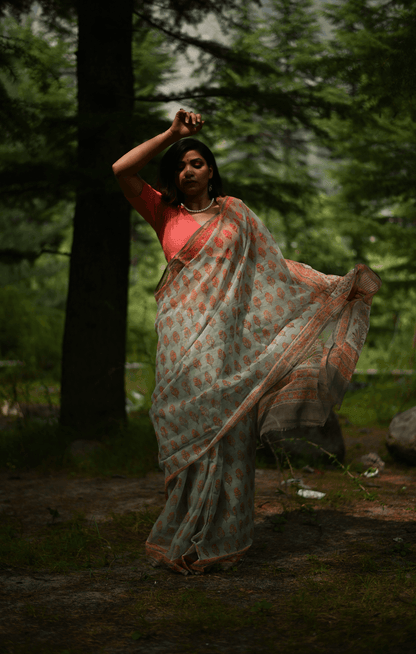 Peach handprinted handwoven Kota doria saree - Mayin India 
